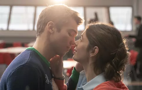„Îndrăgostiți din nou”, serial Netflix. Tot ce știm până acum despre viitorul serial de comedie romantică