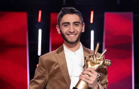 Iulian Nunucă, câștigătorul „Vocea României”, are o pasiune neașteptată: adoră să facă prăjituri! EXCLUSIV