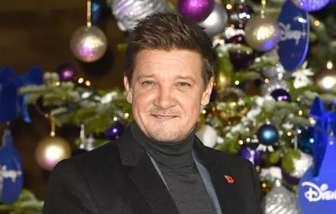 Noi detalii despre accidentul lui Jeremy Renner. Pe cine încerca să salveze atunci când a fost strivit de plugul de zăpadă