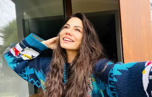 Demet Özdemir, imagini incendiare din cel mai nou serial al actriței