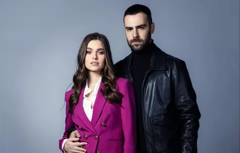 EXCLUSIV. Denis Hanganu și Theo Rose, eroii din „Clanul”, promit un al doilea sezon și mai spectaculos. Ce se întâmplă cu personajele lor din serialul Pro TV