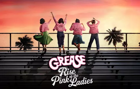 Grease: Rise of The Pink Ladies. Tot ce trebuie să știți despre noul serial muzical de pe SkyShowtime. Distribuție, trailer