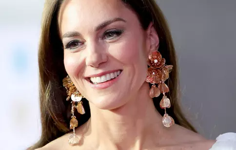 Kate Middleton, ravisantă la Premiile BAFTA 2023. Prințesa de Wales a „reciclat” ținuta pe care a purtat-o în 2019