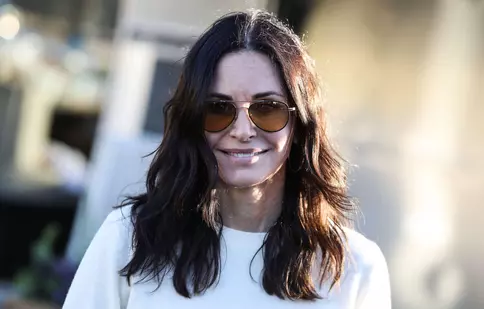Courteney Cox, virală pe internet. Gestul uimitor făcut în plină stradă de actrița din „Prietenii tăi”