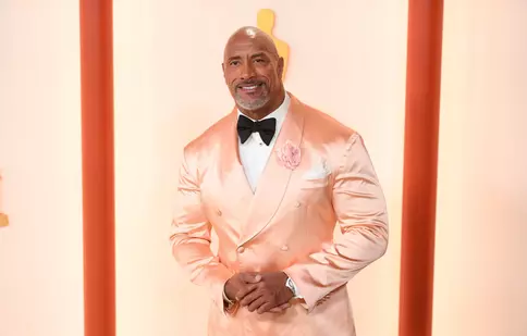 Dwayne Johnson, transformare totală. Cum l-au machiat fiicele sale. „Cele două tornade ale mele râd incontrolabil”