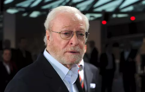 Michael Caine, vacanță relaxantă în Barbados. Cum a fost surprins pe plajă actorul de 90 de ani
