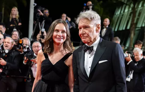 Calista Flockhart și Harrison Ford, spectaculoși pe covorul roșu de la Cannes 2023. Ce gafă au făcut organizatorii