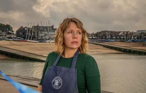 Serialul polițist „Pearl, detectiv la Whitstable” începe la DIVA. Programul de difuzare