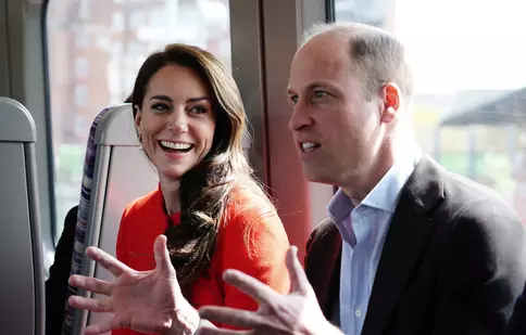 Au renunțat la limuzină! Kate Middleton și prințul William s-au deplasat cu metroul într-o vizită oficială