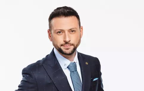 Radu Andrei Tudor, înainte de a intra în direct. „Beau obligatoriu o cafea”. EXCLUSIV