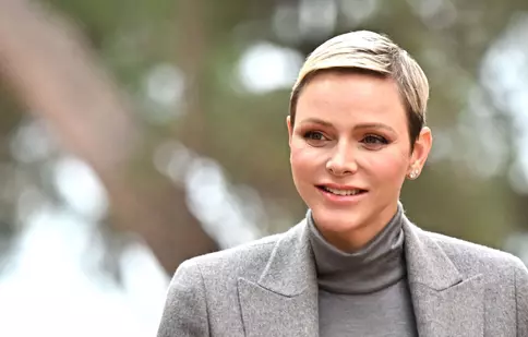 Tunsorile prințesei Charlene de Monaco de-a lungul timpului. Care a fost cea mai dramatică schimbare de look
