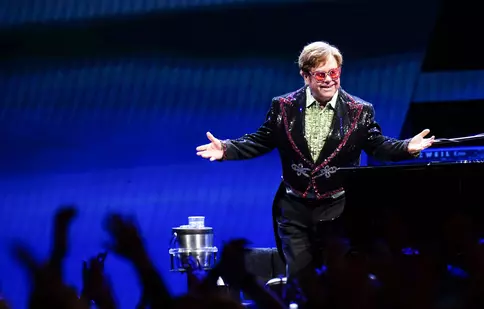 Elton John a susținut ultimul concert din cariera lui. Mesajul emoționant transmis fanilor lui, pe scenă