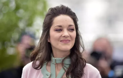 Marion Cotillard a împlinit 50 de ani pe 30 septembrie. Actrița traversează o perioadă neagră în viața personală