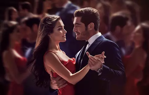 Hande Erçel și Burak Deniz fac pereche într-un nou serial. Ce știm despre proiectul lor