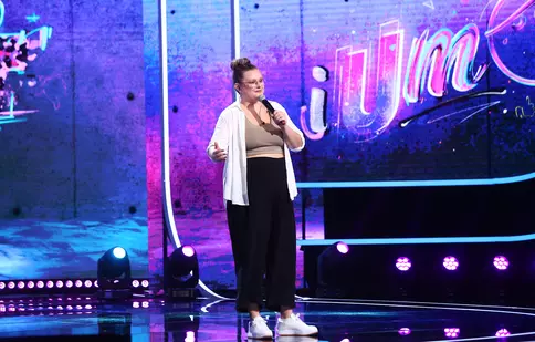Hannah Becker face show la iUmor. Reacția lui Cosmin Natanticu, după numărul comediantei din SUA. „Ce cauți în România?”