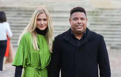 Ronaldo s-a căsătorit cu modelul Celina Locks. Fostul fotbalist brazilian face nuntă cu 400 de invitați