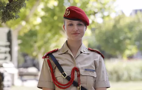 Prințesa Leonor face armata. Viitoarea regină a Spaniei și-a început stagiul militar și a depus jurământul
