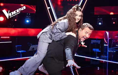 Ce trebuie să facă Theo Rose în culisele de la Vocea României 2023. „Vine și stă pe la uși până când termin”