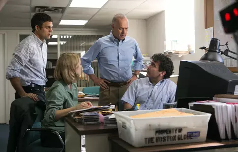 Filme la TV azi, 2 octombrie: „Spotlight”, „Camera de refugiu”, „Matinal cu scandal”, „Yentl”