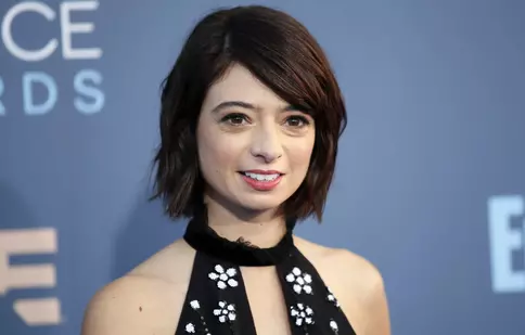 Kate Micucci, actrița din „Big Bang Theory”, diagnosticată cu cancer pulmonar, deși nu a fumat o singură țigară în viața ei. A fost operată de urgență