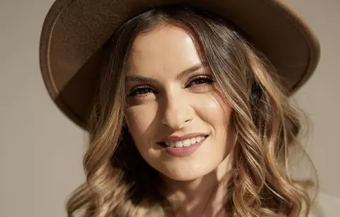 Ioana Blaj, gata de un nou sezon din Lia – soția soțului meu. „Se anunţă un an cu altfel de proiecte”. EXCLUSIV