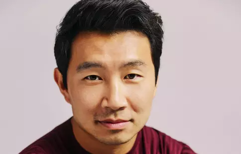 Simu Liu, actorul din „Barbie”, prezintă People’s Choice Awards 2024. Când este difuzată gala