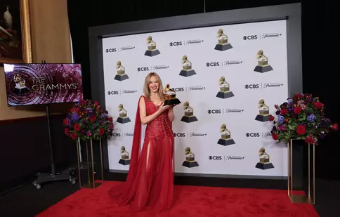 Kylie Minogue a strălucit pe covorul roșu de la Premiile Grammy 2024. Artista s-a luptat cu cancerul atunci când se afla la apogeul carierei