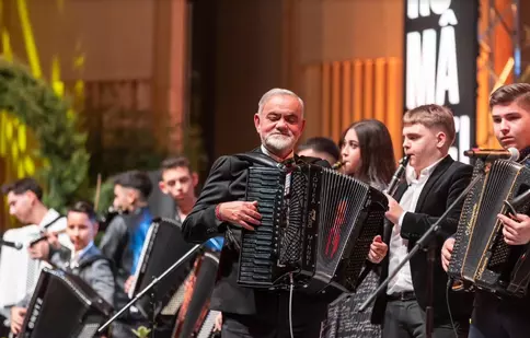 Maraton lăutăresc de tarafe super în vogă