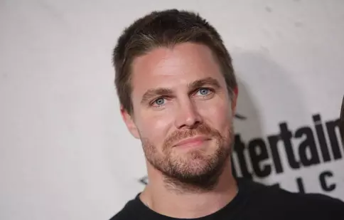 Stephen Amell va fi protagonistul noului serial „Suits: L.A.”. Ce rol va juca starul din „Arcașul”