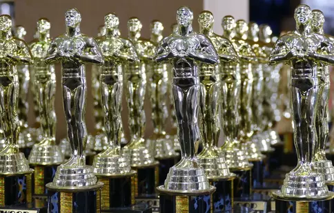 Ce conțin goodie bag-urile de la Oscar 2024. Premiul de „consolare”, un „gift bag” de 150.000 de dolari