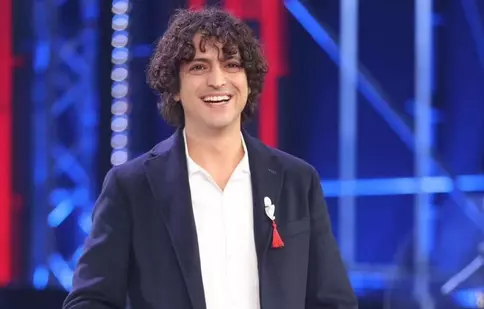Taner Ölmez și-a mărit familia. Primele imagini cu bebelușul actorului din „Doctorul minune”