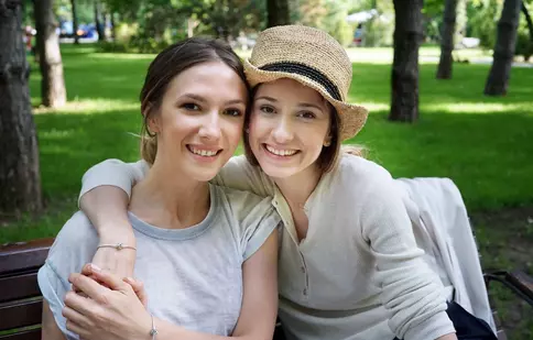Dana Rogoz și Adela Popescu, vacanță în Paris, fără soți. Cum s-au distrat cele două prietene: „E un cadou prețios pentru mine!”