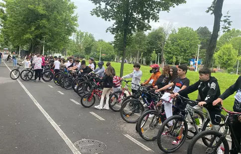 Concurs de educație rutieră pentru copiii din Capitală. Elevii, învățați să aibă un comportament responsabil pe stradă