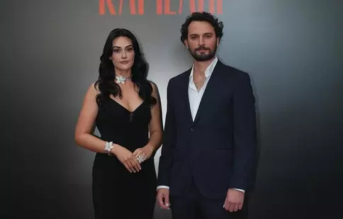 Esra Bilgiç și Birkan Sokullu, pe care îi vedeți la Netflix, au un nou proiect împreună. Primele informații