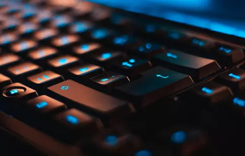 Tastatură de gaming mecanică sau cu membrană? Care este mai bună?