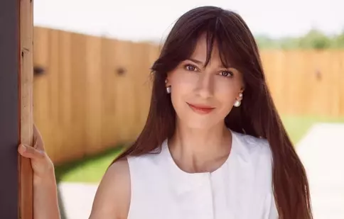 Dana Rogoz, mândră de casa din Viscri. Renovările au ajuns la final, după cinci ani de muncă: „Ne opresc sătenii și ne felicită”