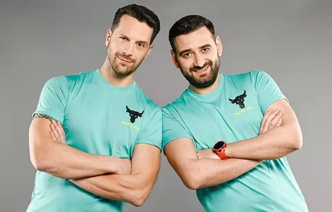 Cosmin Vîjeu, o aventură furtunoasă alături de Adi Nartea la „Asia Express”. „Am și pierdut plicul cu bani”. EXCLUSIV