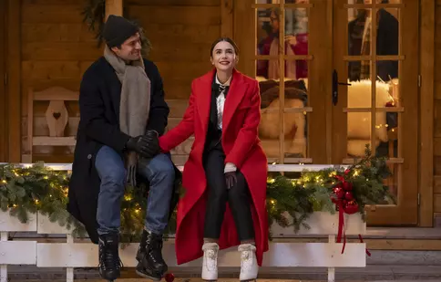 Emily in Paris revine în Franța pentru sezonul 5. Ce se întâmplă cu personajul lui Lucas Bravo în serialul de pe Netflix