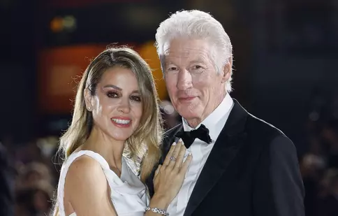 Richard Gere s-a mutat în Spania de dragul soției cu 34 de ani mai tânără. Cum arată astăzi viața lui: „Dacă ea e fericită eu sunt mulțumit”