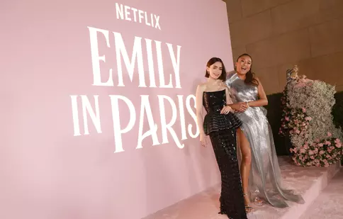 Noi detalii despre sezonul 5 al serialului „Emily in Paris”. Ce actriță celebră se alătură distribuției