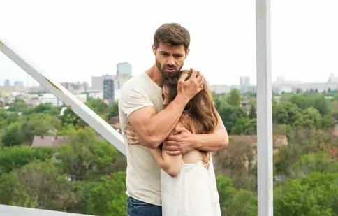 „Lia – Soţia soţului meu”, episoadele din 17 octombrie 2024. Petru o salvează pe Lia și o acuză pe Alice că a răpit-o, dar adevărul e altul