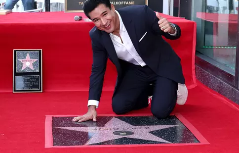 Mario Lopez a primit o stea pe Hollywood Walk of Fame de ziua sa de naștere. Rolul din „Salvați de clopoțel” i-a adus faima