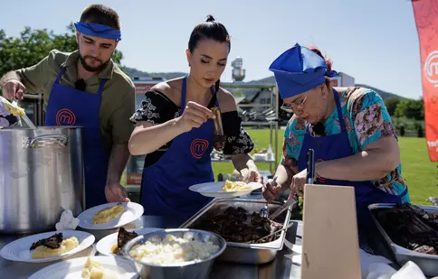 Premieră la Masterchef 2024. Concurenții părăsesc bucătăria și gătesc într-un loc inedit