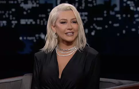 Christina Aguilera s-a pozat aproape goală. Cum arată fără haine, după ce a slăbit foarte mult