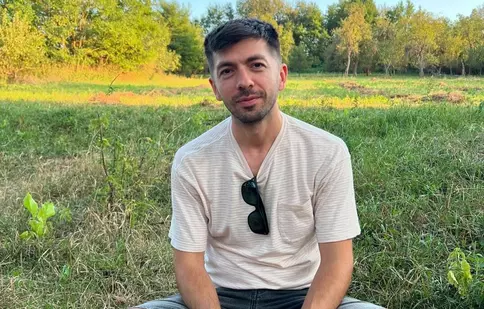 Cum arată noua locuință a lui Mircea Bravo. S-a mutat într-un duplex cu două etaje, după ce a stat ani de zile într-un apartament închiriat