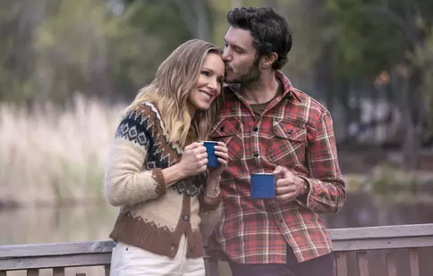 Serialul „Nimeni nu vrea asta” va avea un al doilea sezon pe Netflix. Cine se alătură echipei