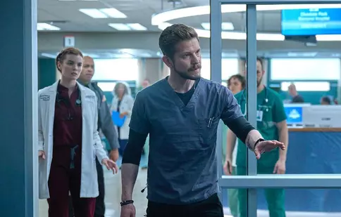„Rezidentul”, sezonul 6, este pe Netflix. Tot ce trebuie să știți despre drama medicală de succes, cu Matt Czuchry (Logan din „Fetele Gilmore”) în rol principal