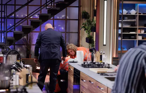 Un concurent a leșinat după un accident în bucătărie, la MasterChef 2024. „L-am văzut cu mâna plină de sânge”