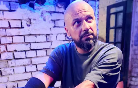 Augustin Viziru, pus din nou pe rele în Tătuțu'. „Ciroză respiră «rău» prin toți porii”. EXCLUSIV