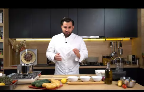 Chef Janni Alexandridis, câștigătorul sezonului 12 de la „Chefi la cuțite”, prezintă o emisiune nouă. Unde și când vedem „Meniu de vedetă”
